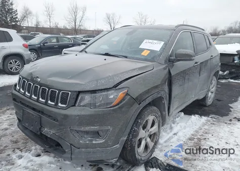 2019 Jeep Compass Latitude 4X4 from USA, damaged, VIN 3C4NJDBB3KT711982